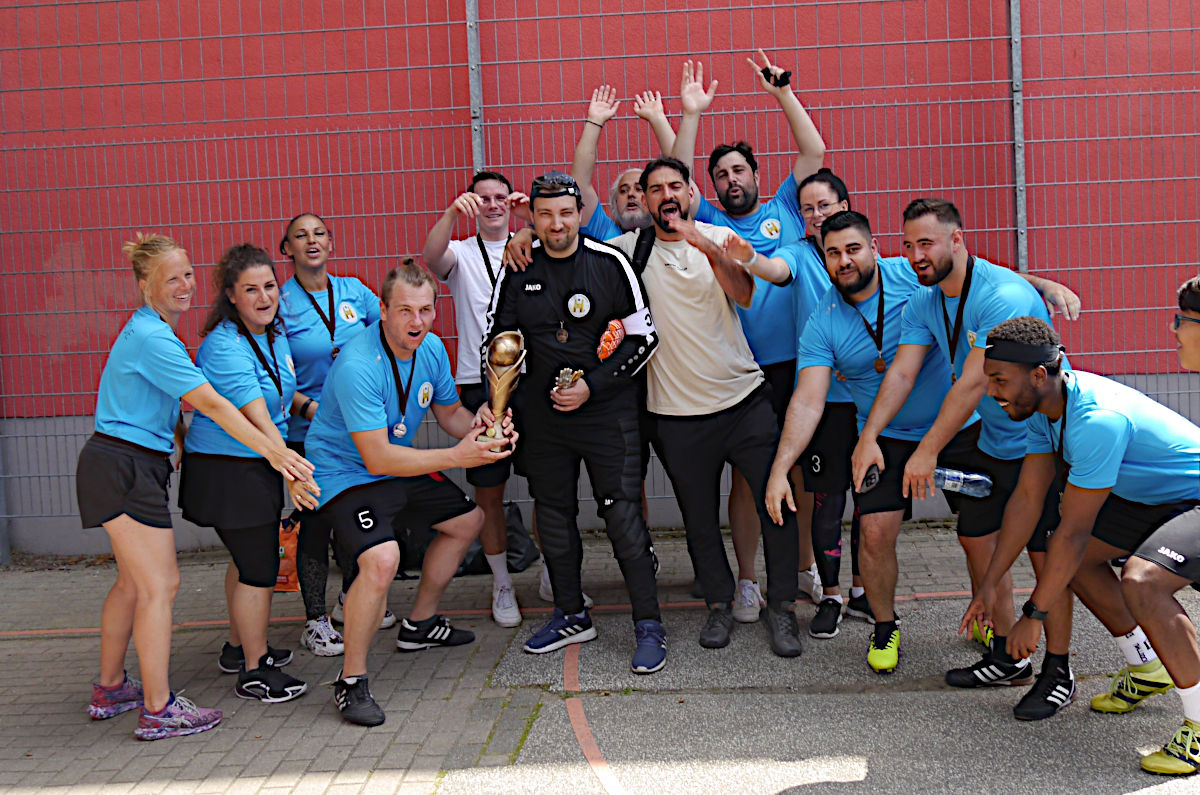 Gruppenfoto der siegreichen Lehrer*innen Gruppenfoto der siegreichen Lehrer*innen